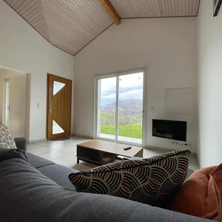 Lur-xuri-bidean Feriehus