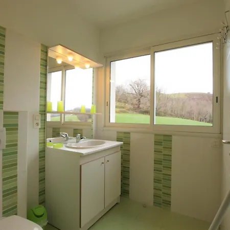 Lur-xuri-bidean Louhossoa